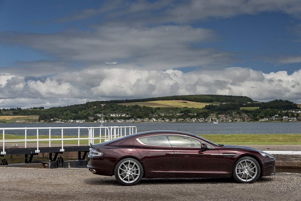 Aston Martin Rapide минава на ток